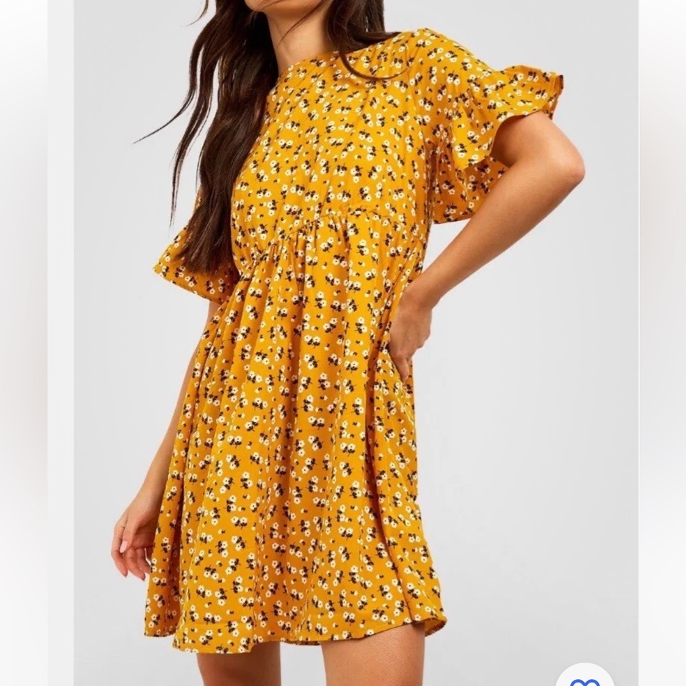 Boohoo Woven Ditsy Floral Smoke Dress US Size 4